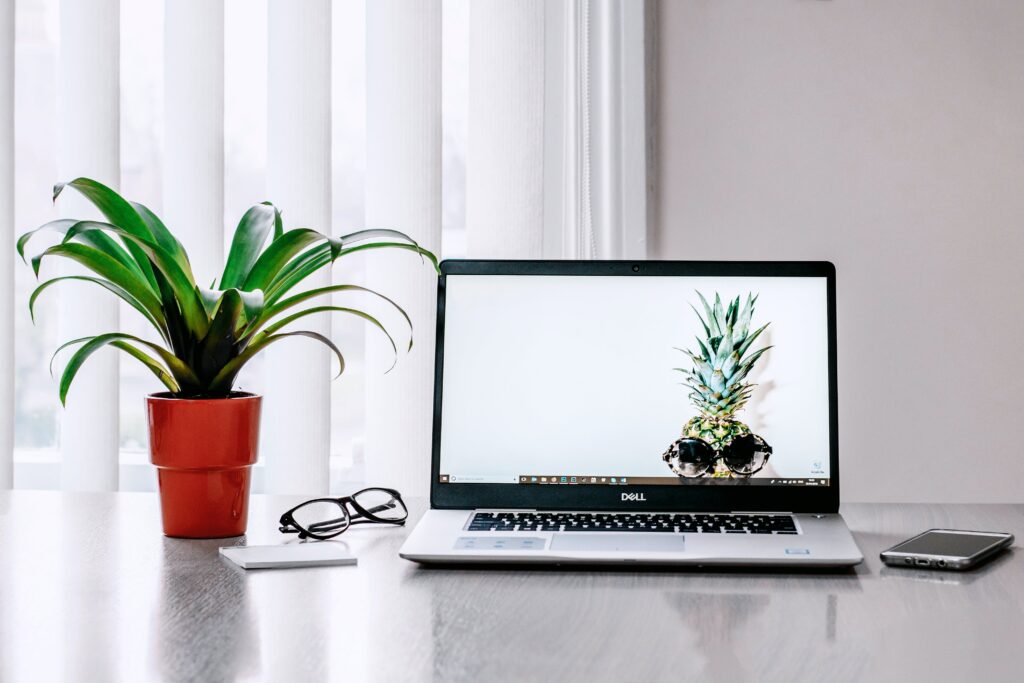 Laptop sub 2000 lei